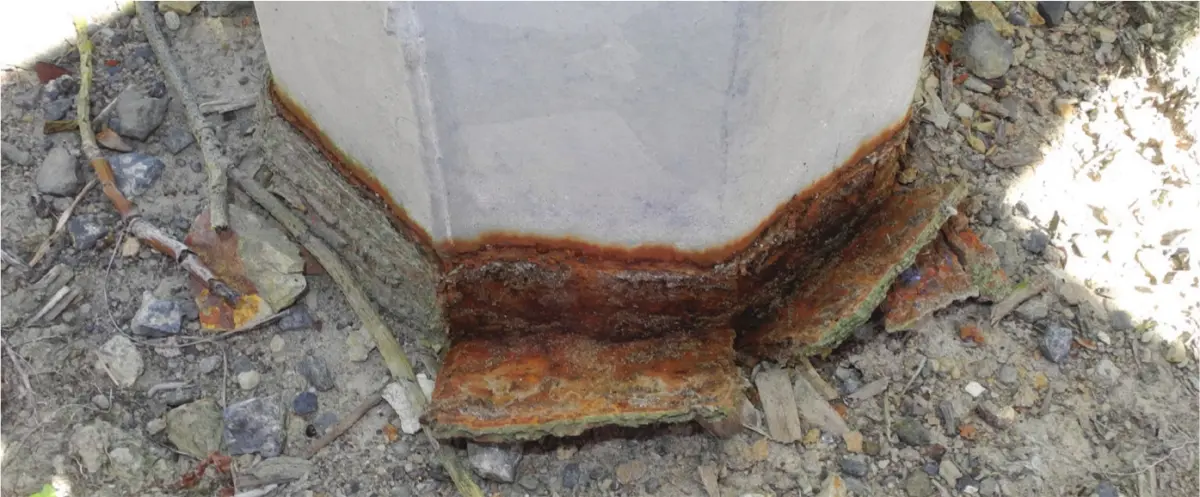 A photo of ring bark corrosion on a lightning pole