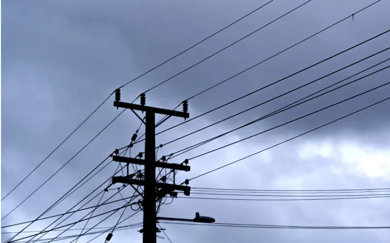 Working near overhead powerlines
