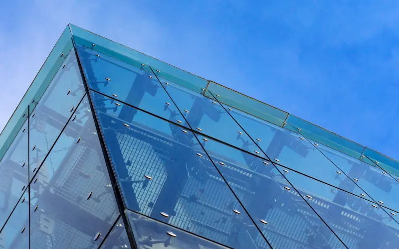 Curtain wall cladding