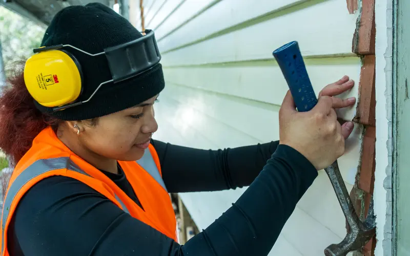 Students take on ex-state house retrofit