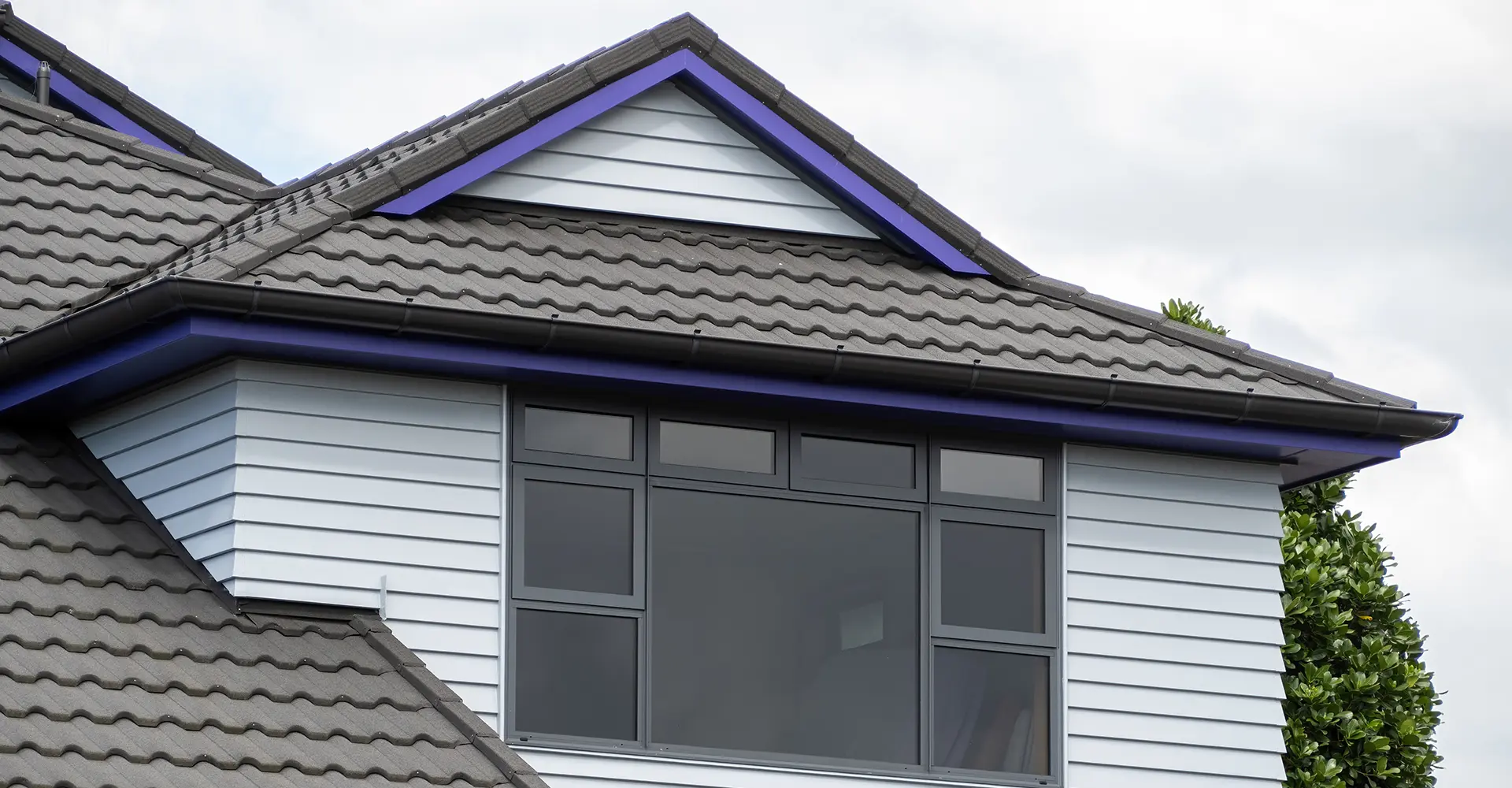 Roof-to-wall junction detail
